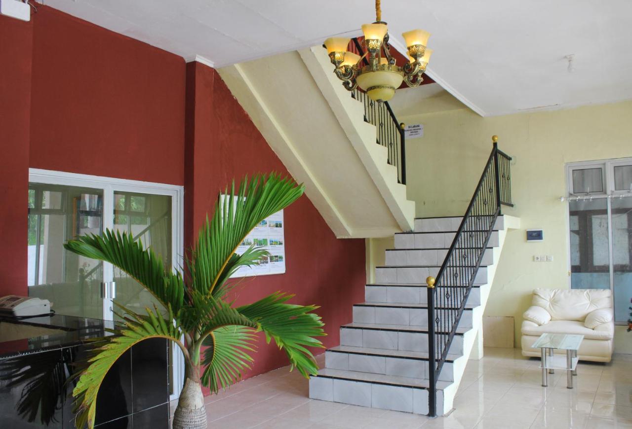 Hotel Mathilda Maumere Exterior photo